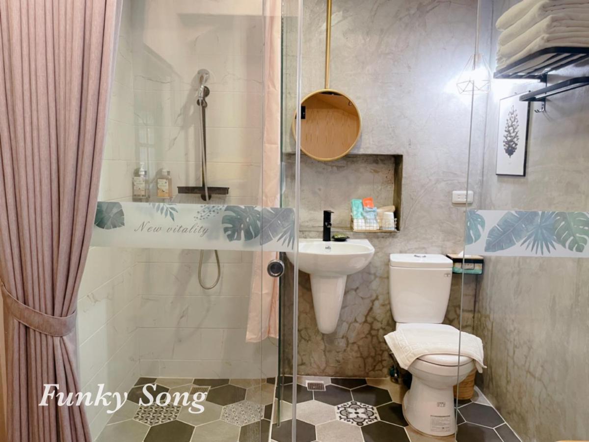 Funky Song Bed & Breakfast Tainan Exterior photo
