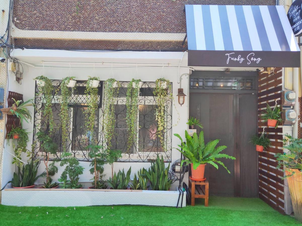 Funky Song Bed & Breakfast Tainan Exterior photo