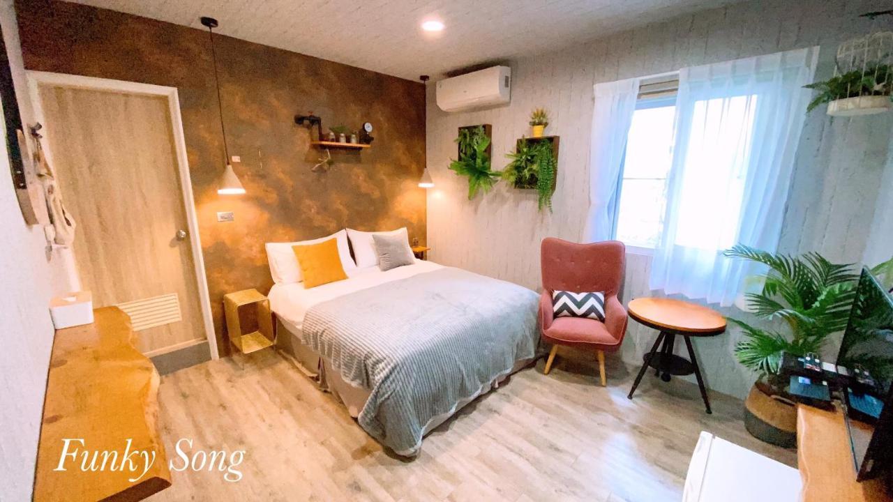 Funky Song Bed & Breakfast Tainan Exterior photo